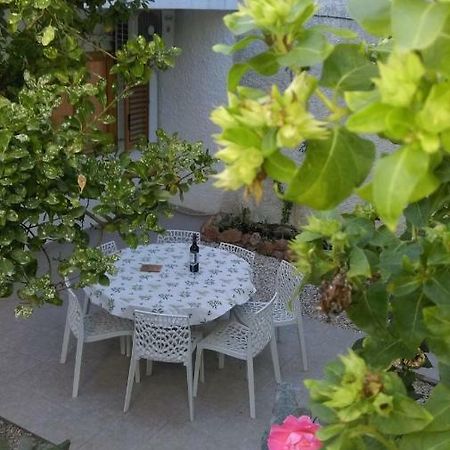 Apartman Restovic Bol Exterior foto