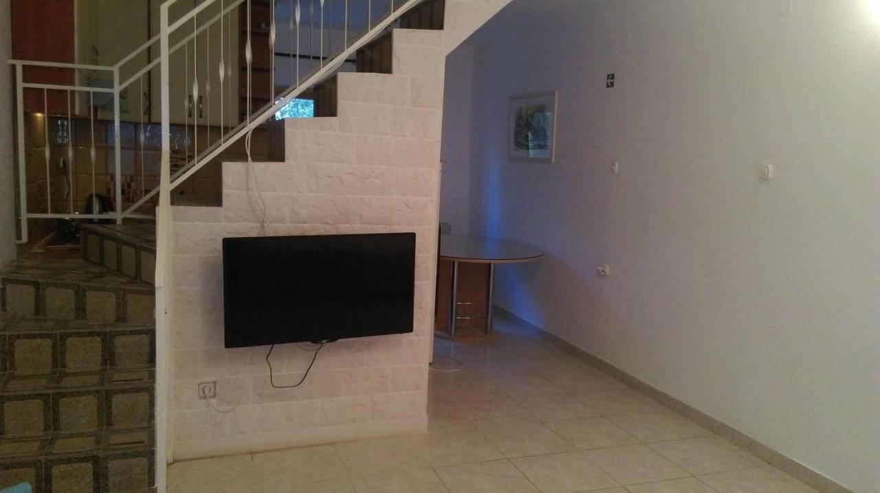 Apartman Restovic Bol Exterior foto
