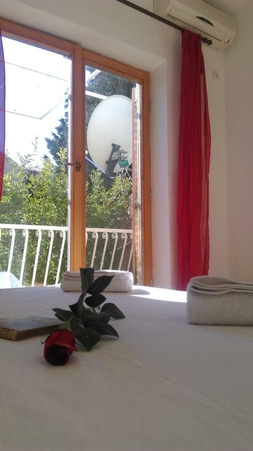 Apartman Restovic Bol Exterior foto