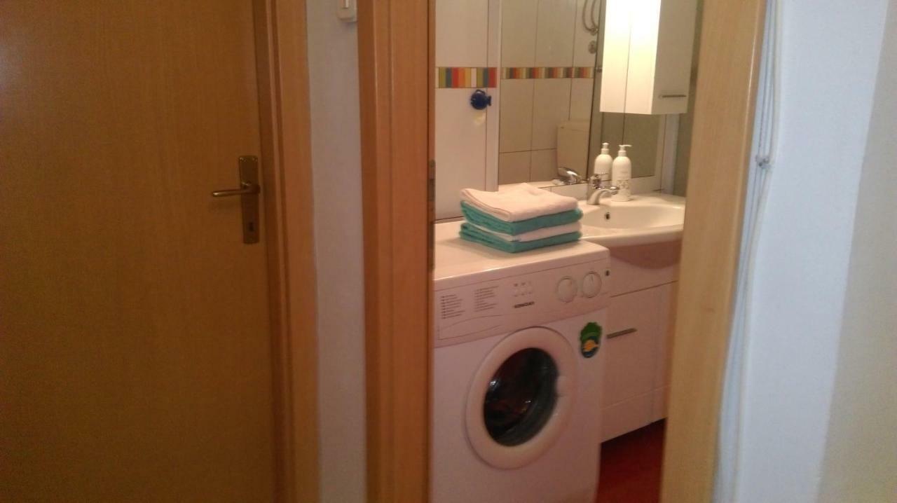 Apartman Restovic Bol Exterior foto