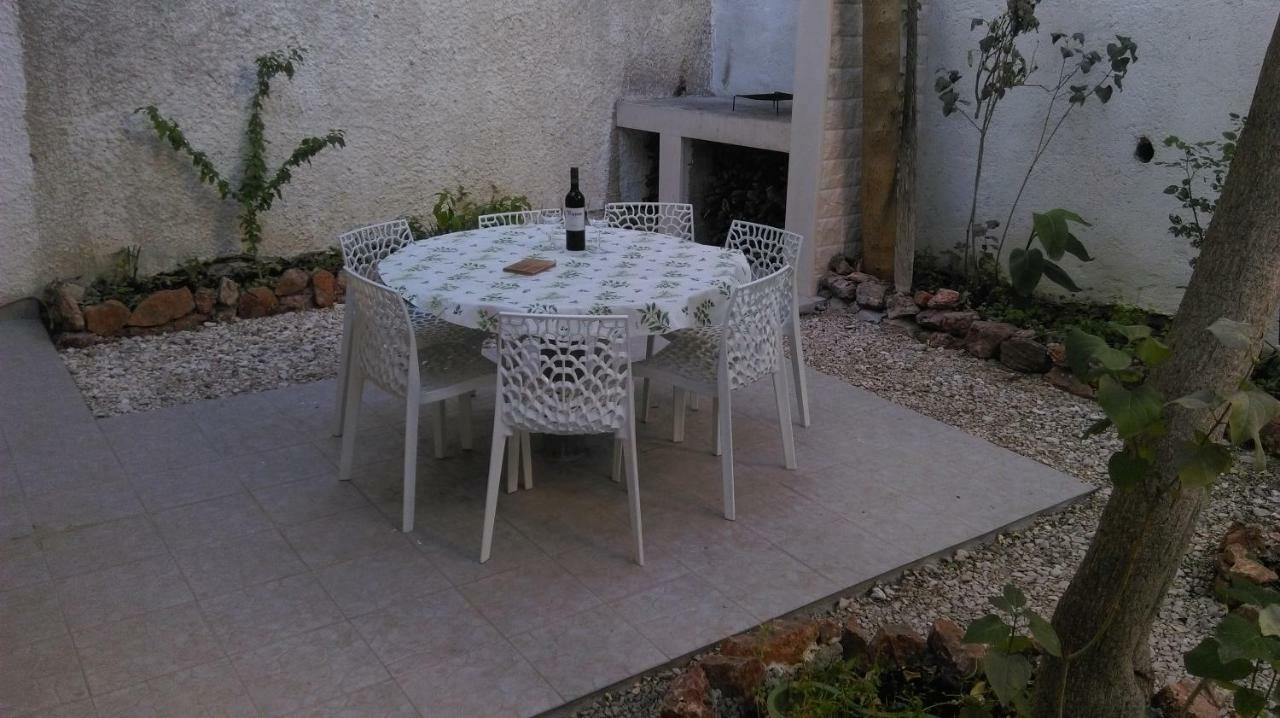 Apartman Restovic Bol Exterior foto