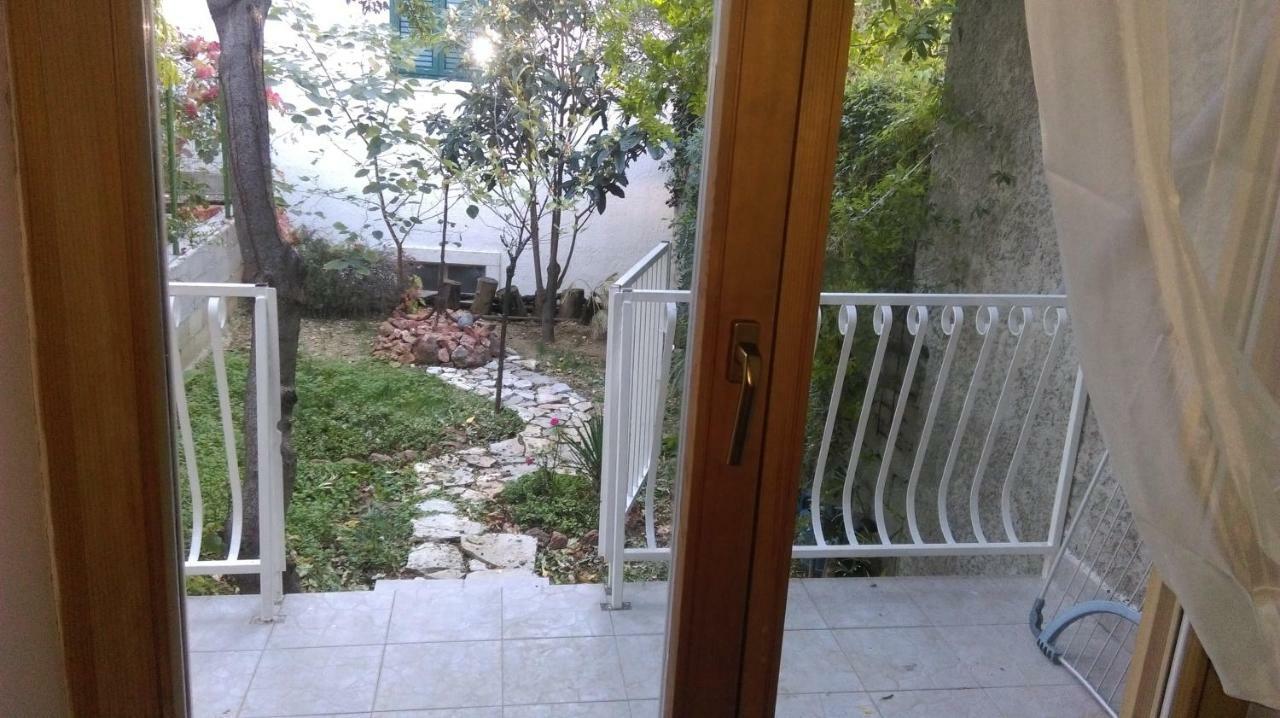 Apartman Restovic Bol Exterior foto
