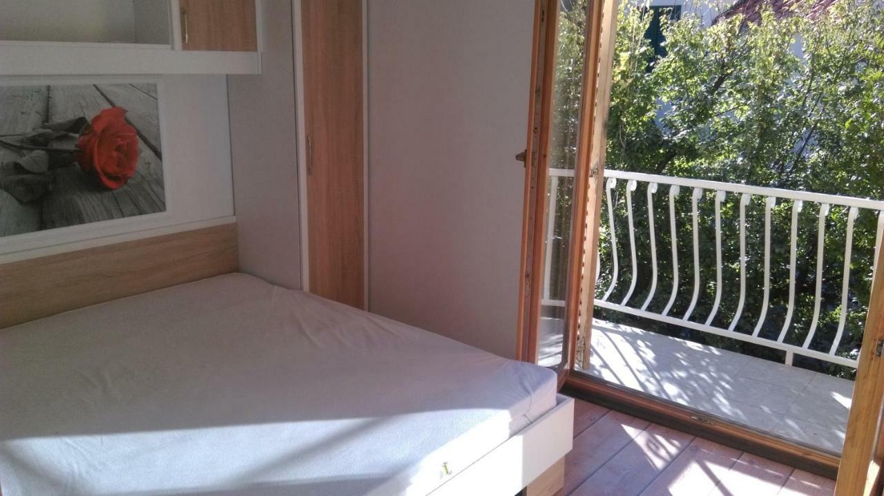 Apartman Restovic Bol Exterior foto