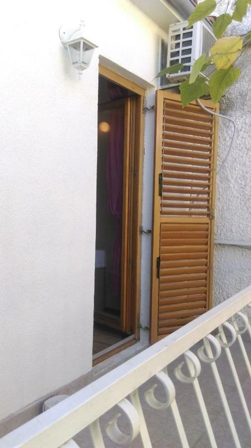 Apartman Restovic Bol Exterior foto