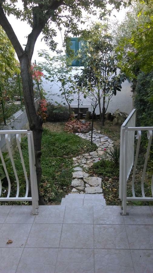 Apartman Restovic Bol Exterior foto