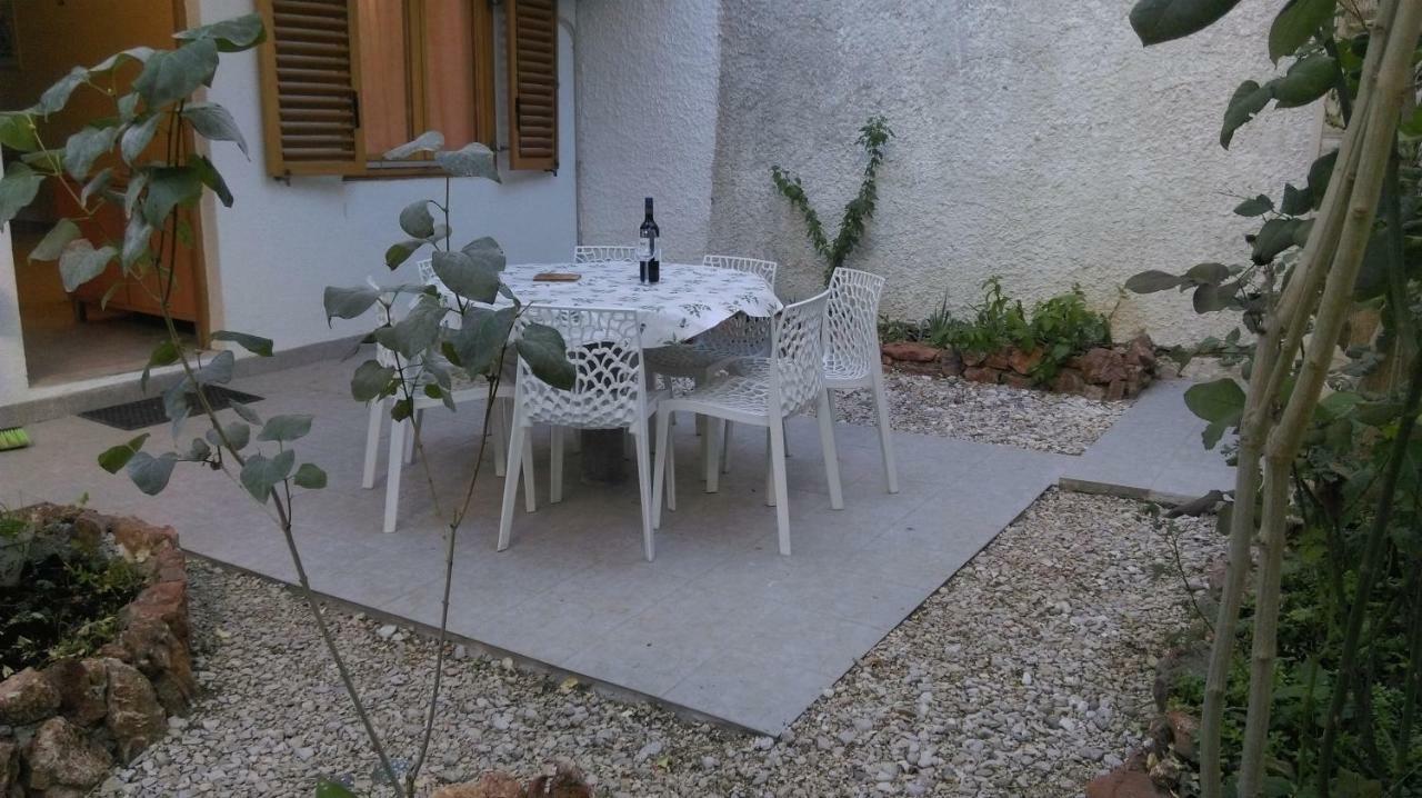 Apartman Restovic Bol Exterior foto